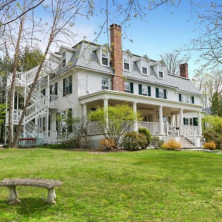 Bed and breakfast The Dewey By The Lenox Collection Extérieur photo