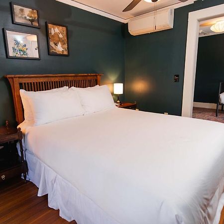 Bed and breakfast The Dewey By The Lenox Collection Extérieur photo