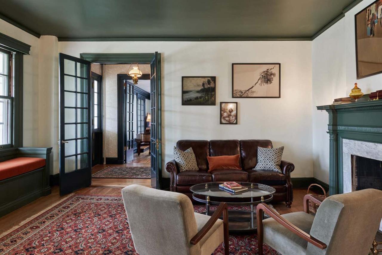 Bed and breakfast The Dewey By The Lenox Collection Extérieur photo