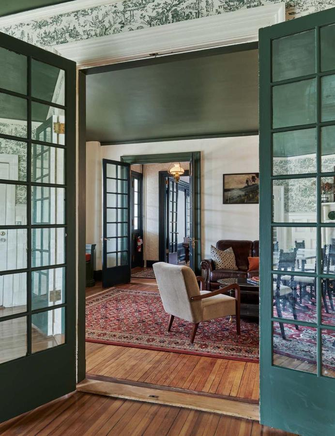 Bed and breakfast The Dewey By The Lenox Collection Extérieur photo