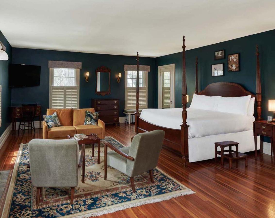 Bed and breakfast The Dewey By The Lenox Collection Extérieur photo