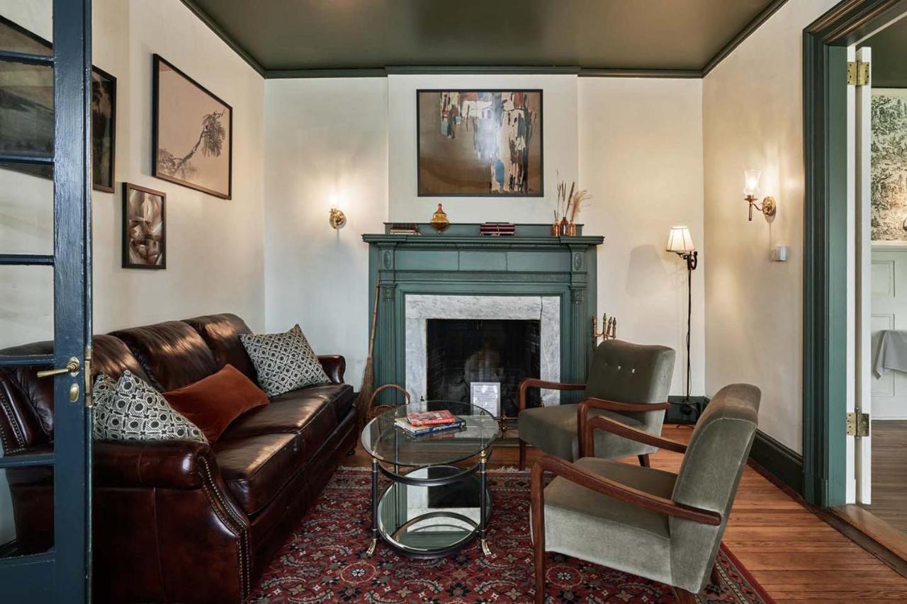 Bed and breakfast The Dewey By The Lenox Collection Extérieur photo