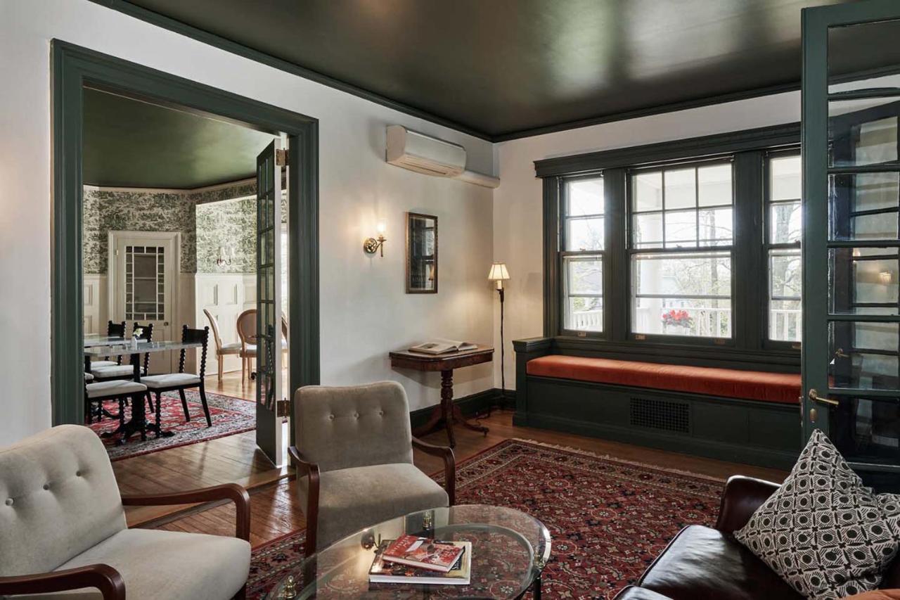 Bed and breakfast The Dewey By The Lenox Collection Extérieur photo