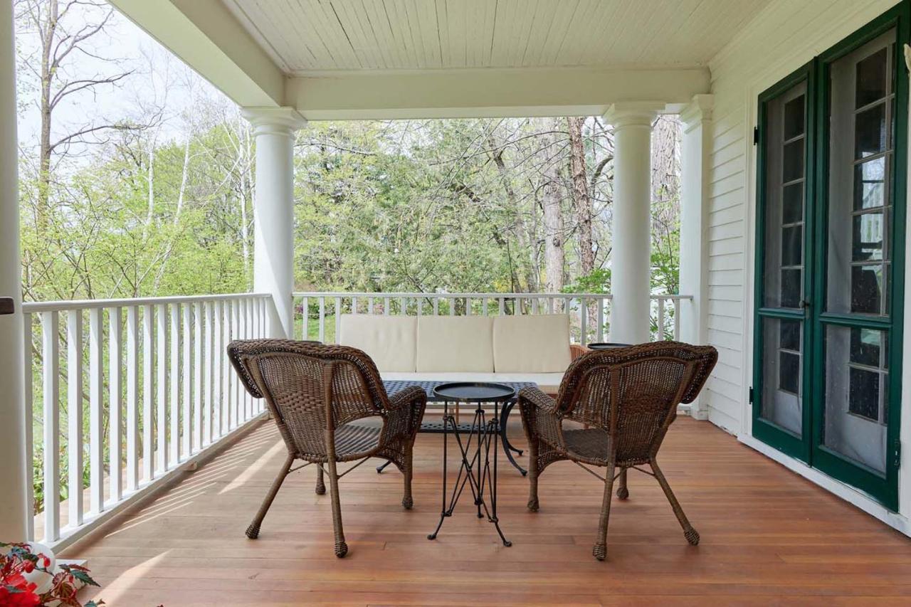 Bed and breakfast The Dewey By The Lenox Collection Extérieur photo