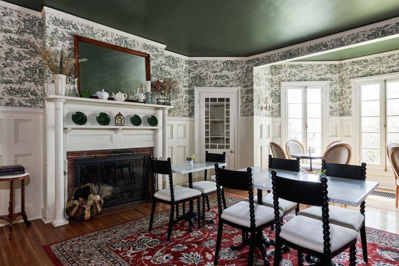 Bed and breakfast The Dewey By The Lenox Collection Extérieur photo