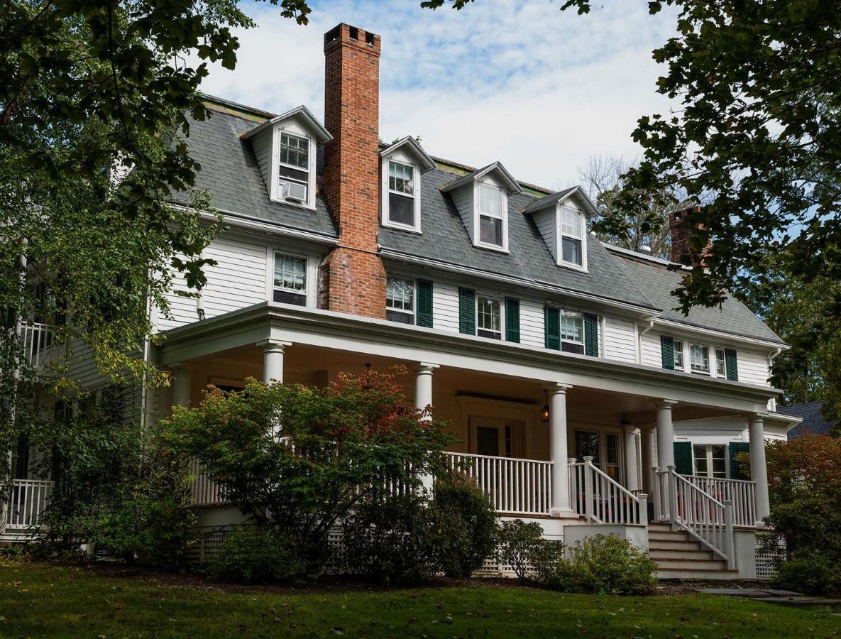 Bed and breakfast The Dewey By The Lenox Collection Extérieur photo