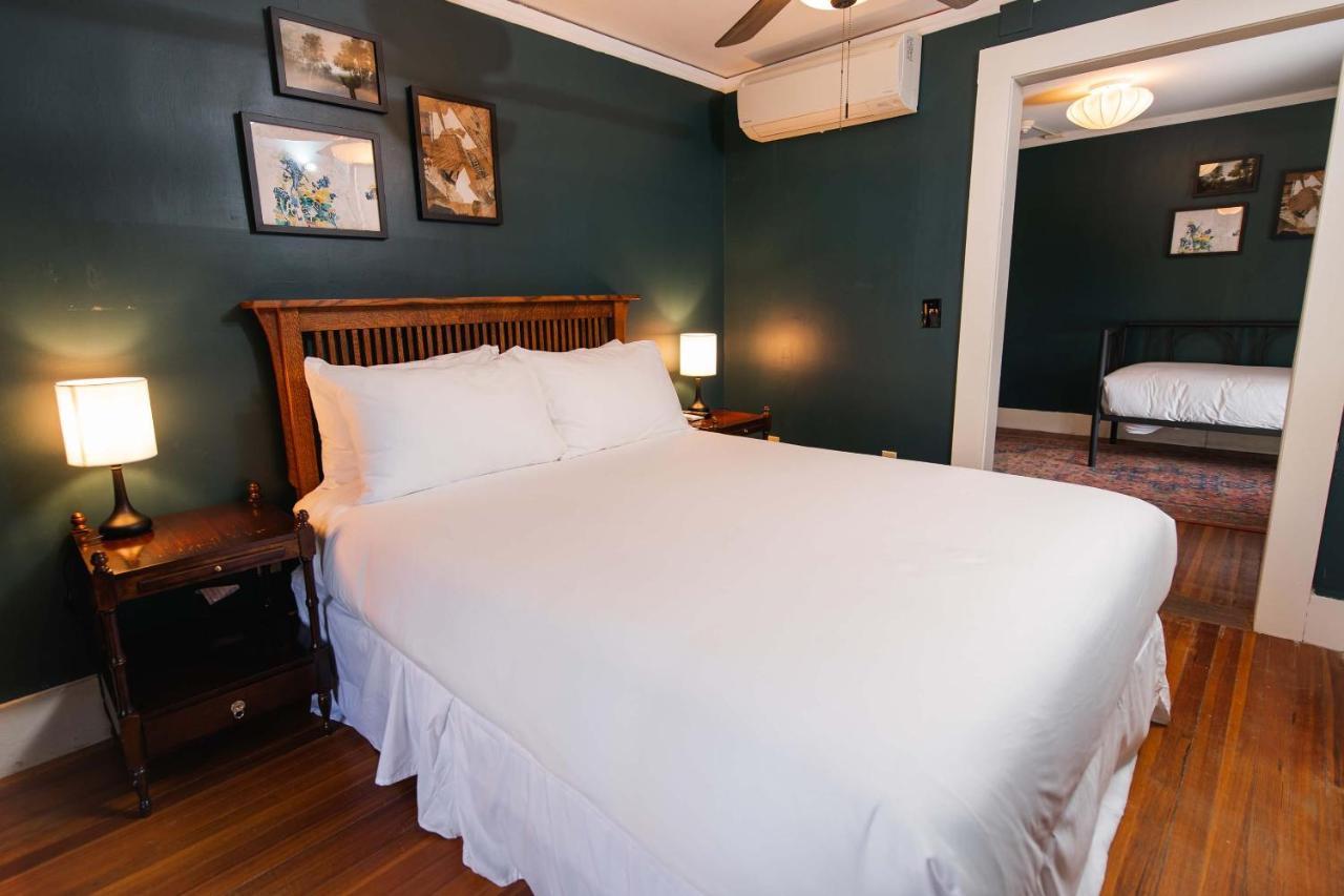 Bed and breakfast The Dewey By The Lenox Collection Extérieur photo