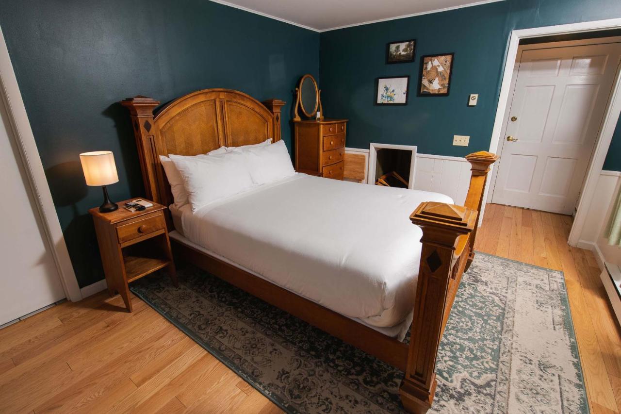 Bed and breakfast The Dewey By The Lenox Collection Extérieur photo