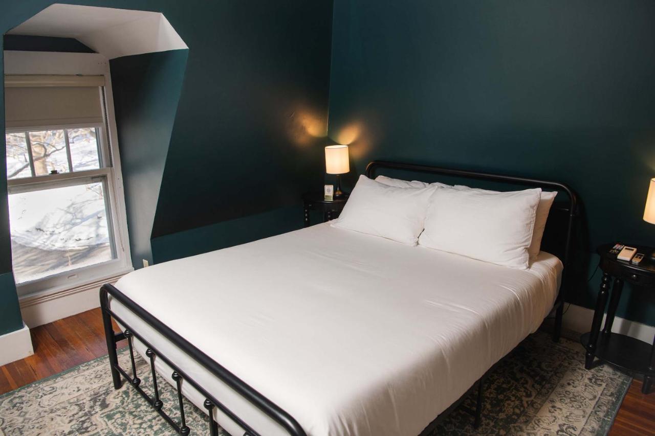 Bed and breakfast The Dewey By The Lenox Collection Extérieur photo