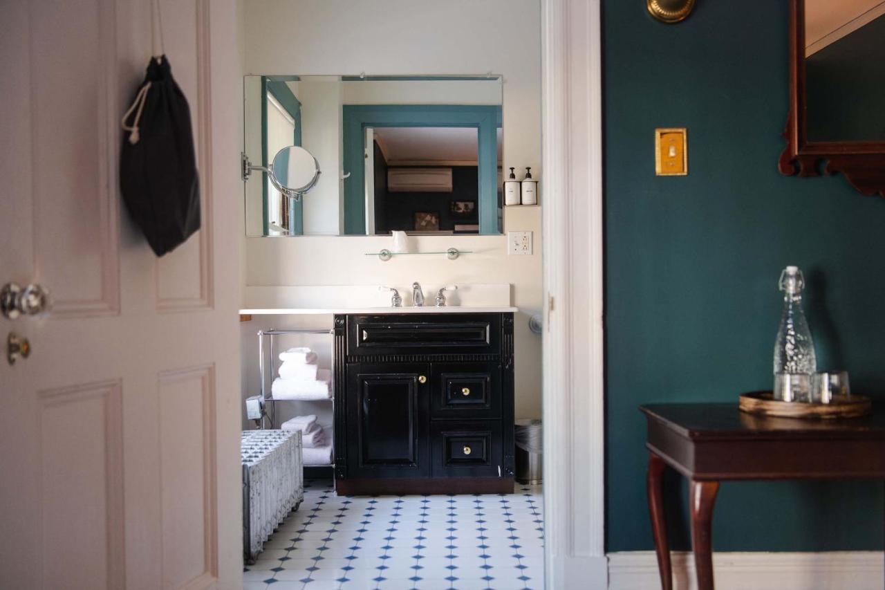Bed and breakfast The Dewey By The Lenox Collection Extérieur photo