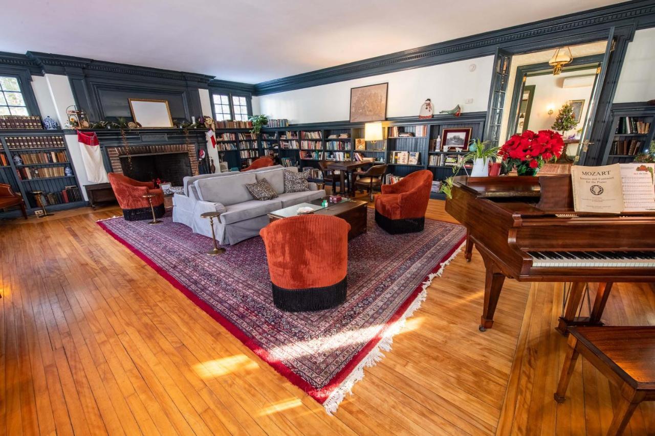 Bed and breakfast The Dewey By The Lenox Collection Extérieur photo