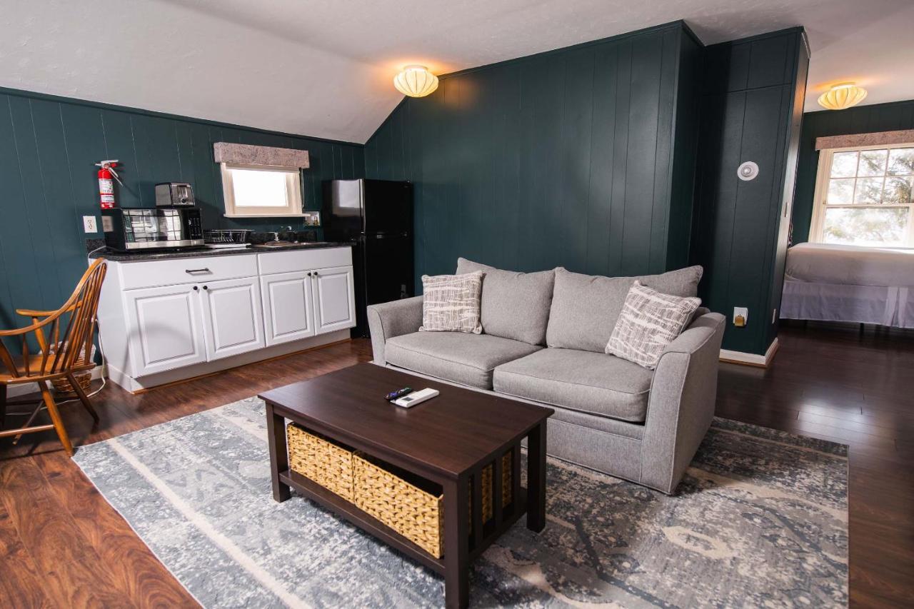 Bed and breakfast The Dewey By The Lenox Collection Extérieur photo