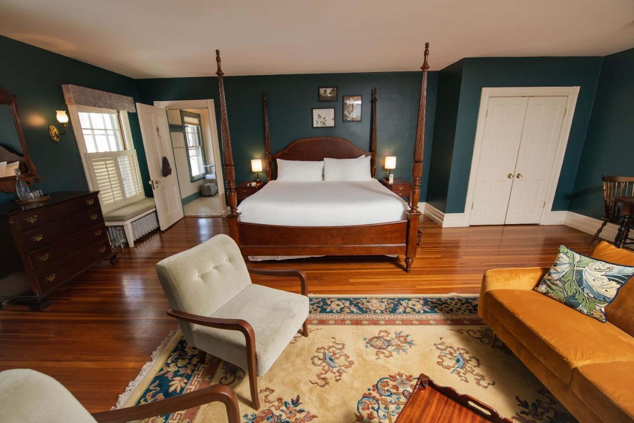 Bed and breakfast The Dewey By The Lenox Collection Extérieur photo